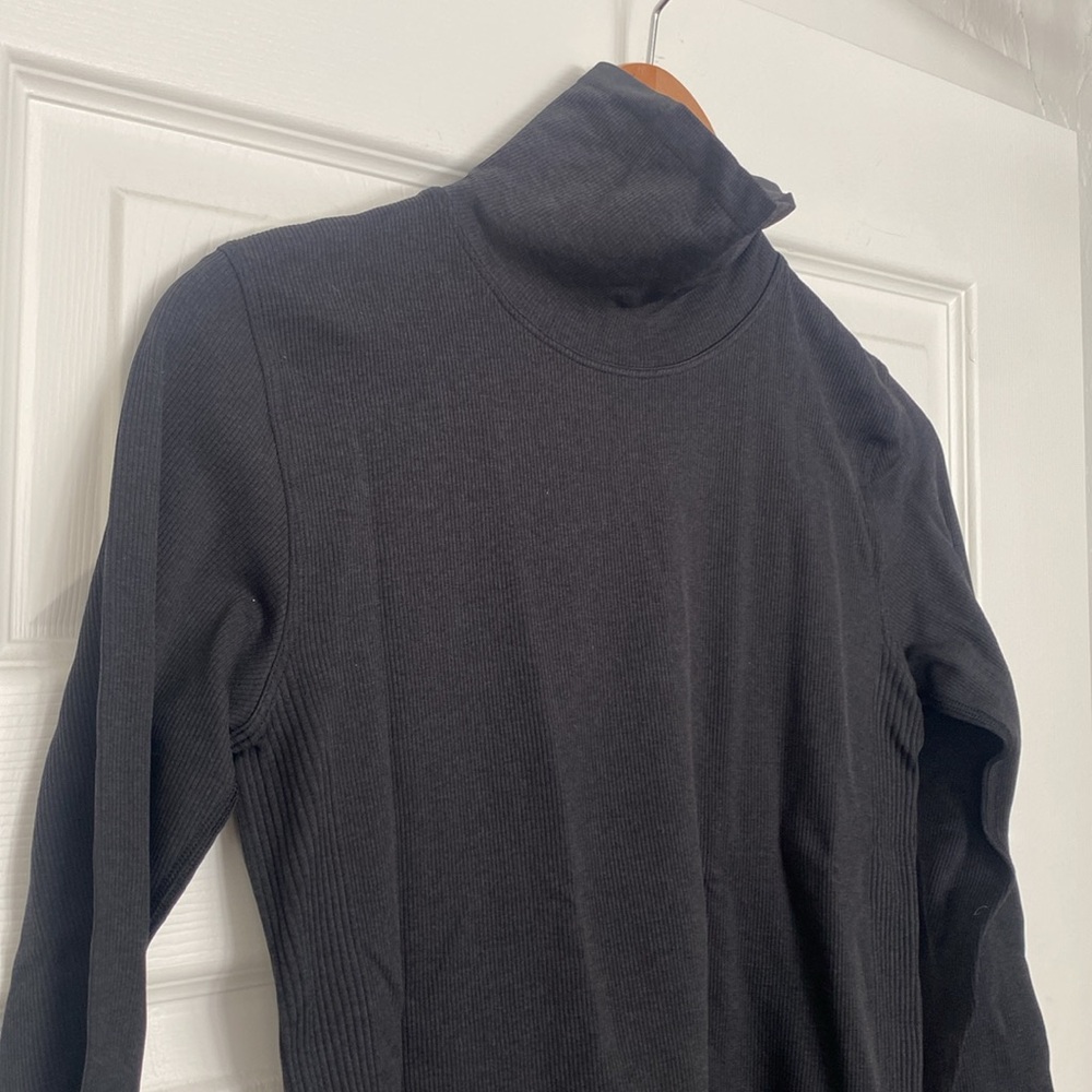 lululemon Ribbed Turtleneck - Picture 2 of 6